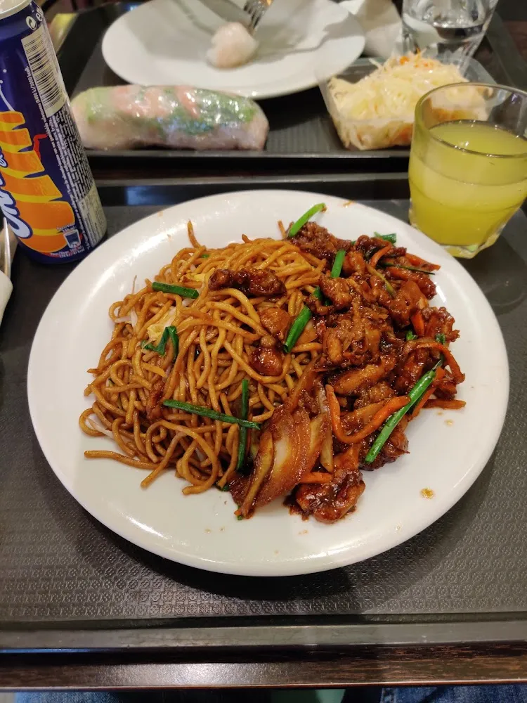 Nouilles Et Poulet Du Chef